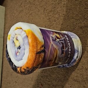 Wild frontier picture plush throw